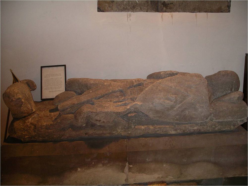 Holy Trinity - Tomb of Sir John de Malbisse