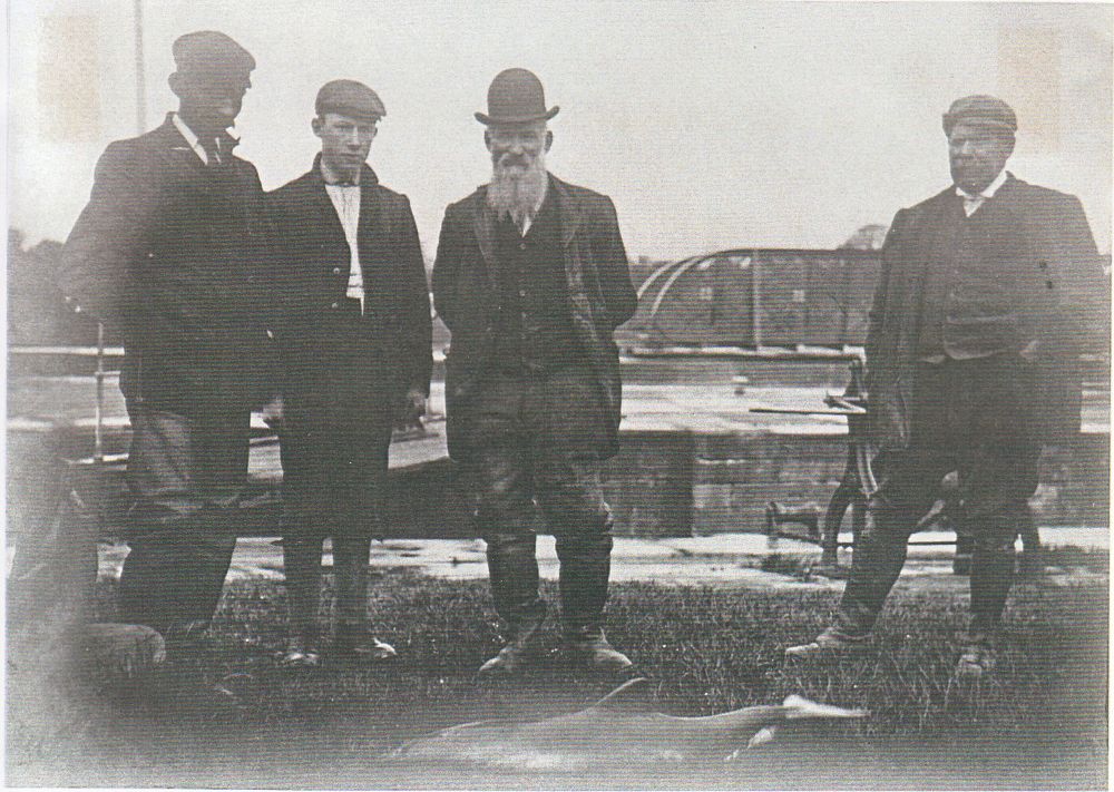 Porpoise landed at Naburn Lock