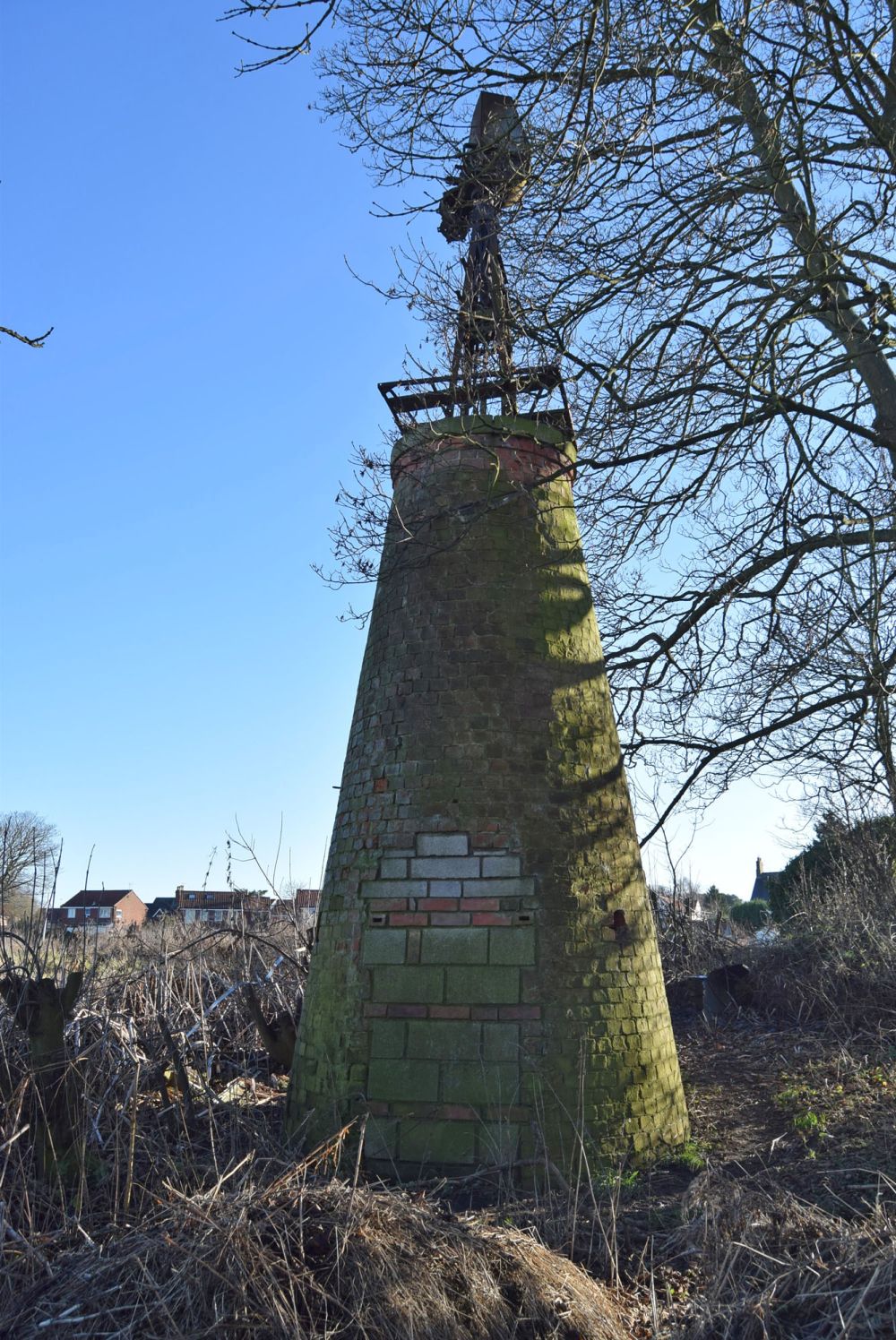 Wind pump on river bank at Acaster Malbis, opp Naburn