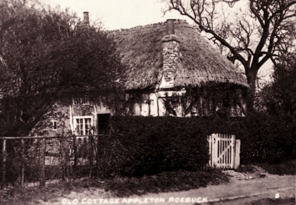 Harper's Cottage, Appleton Roebuck (thatched)