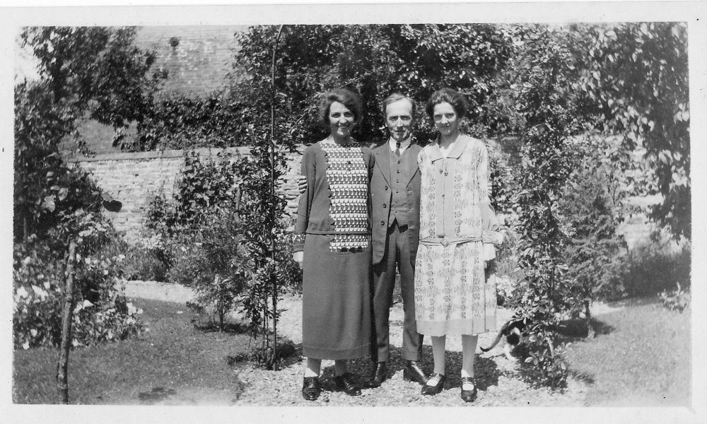 Varley Family in garden at Southfield