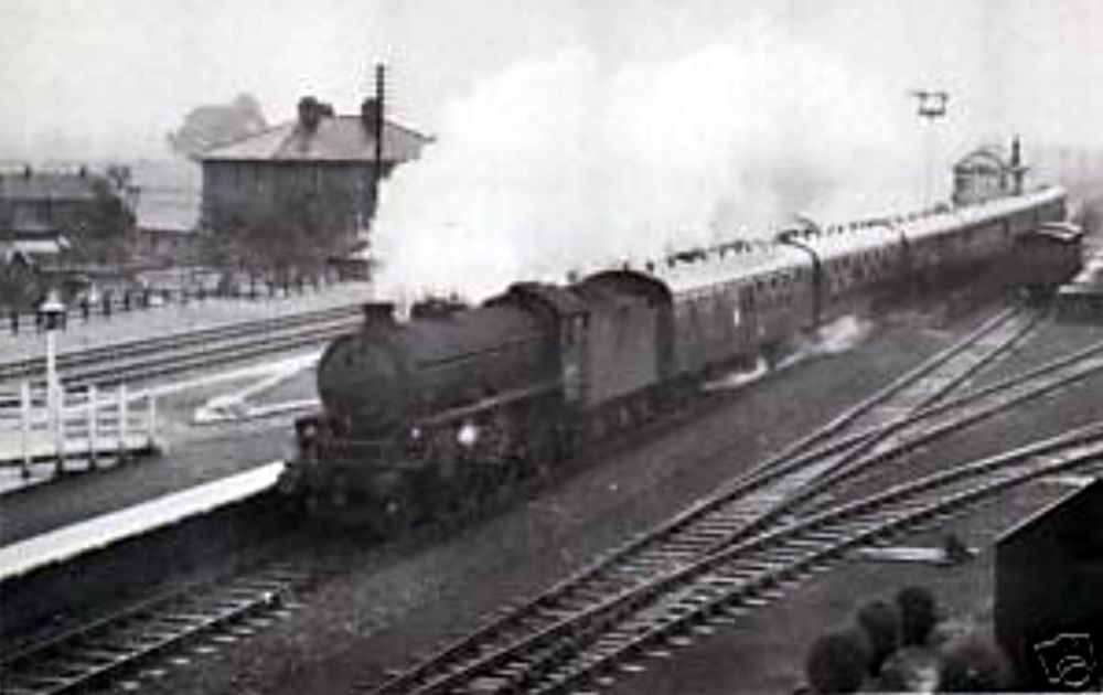 Engine 61094 at Bolton Percy Station