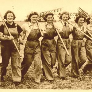 Land girls (sepia)